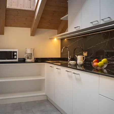 Lasteis Aparthotel 3*