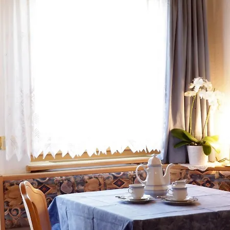 Lasteis Aparthotel 3*